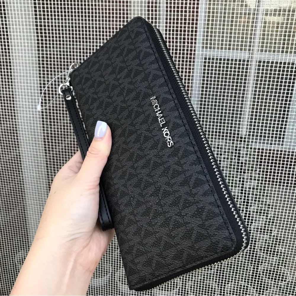 Michael Kors backpack and wallet - Picture 14 of 15